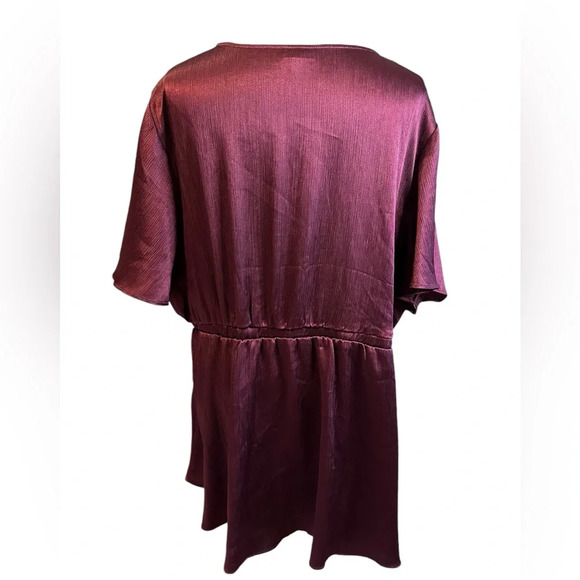 Torrid Lily Babydoll Shiny Satin Purple Surplice Top Size 3 - Picture 3 of 7